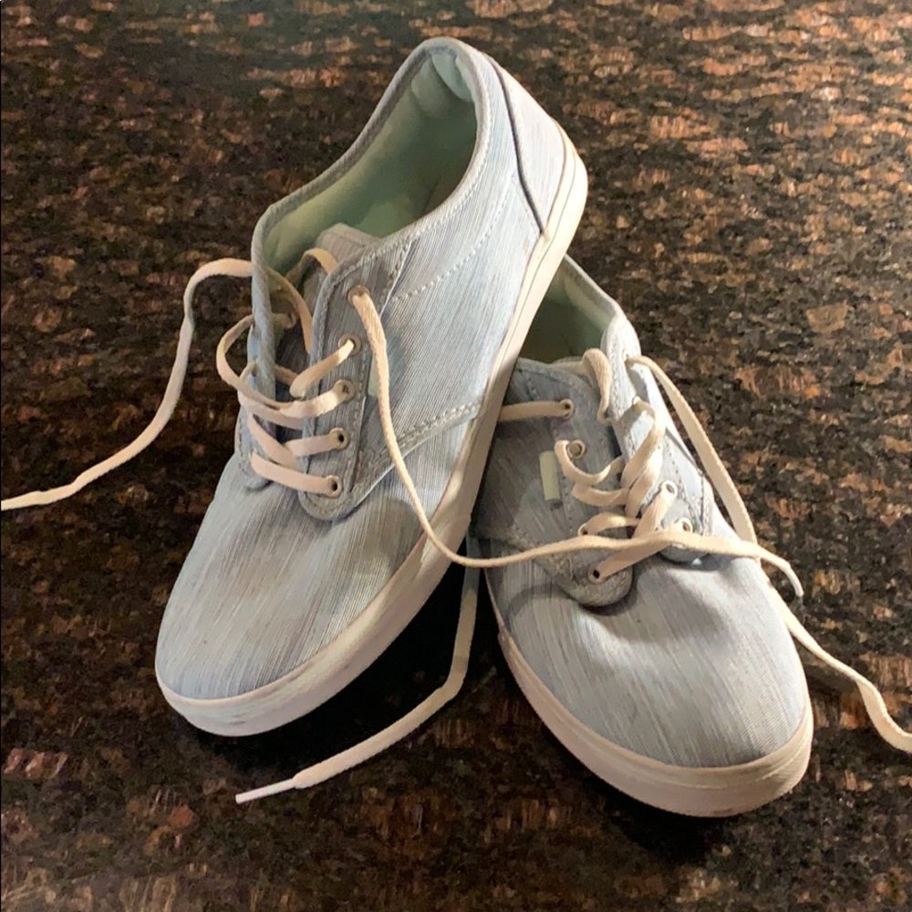 Vans tennis shoes